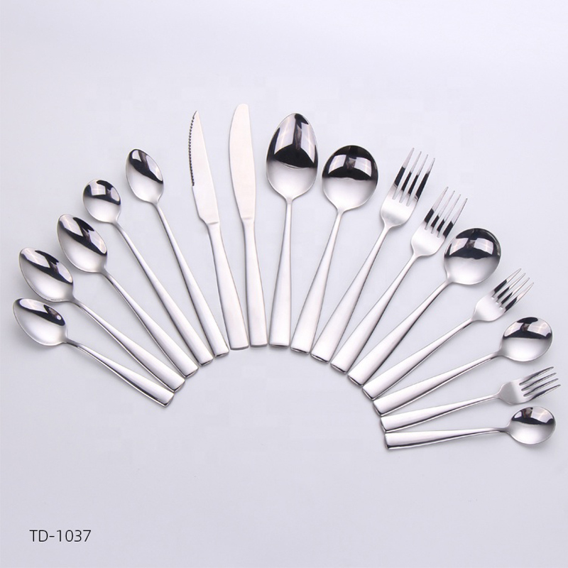 15 Piece Silverware Flatware Cutlery Set